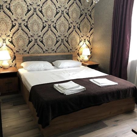 Гостевой Дом Siella Hotel Sukhumi Bagian luar foto