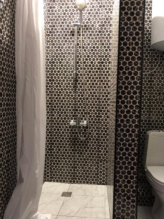 Гостевой Дом Siella Hotel Sukhumi Bagian luar foto
