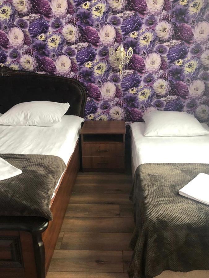 Гостевой Дом Siella Hotel Sukhumi Bagian luar foto